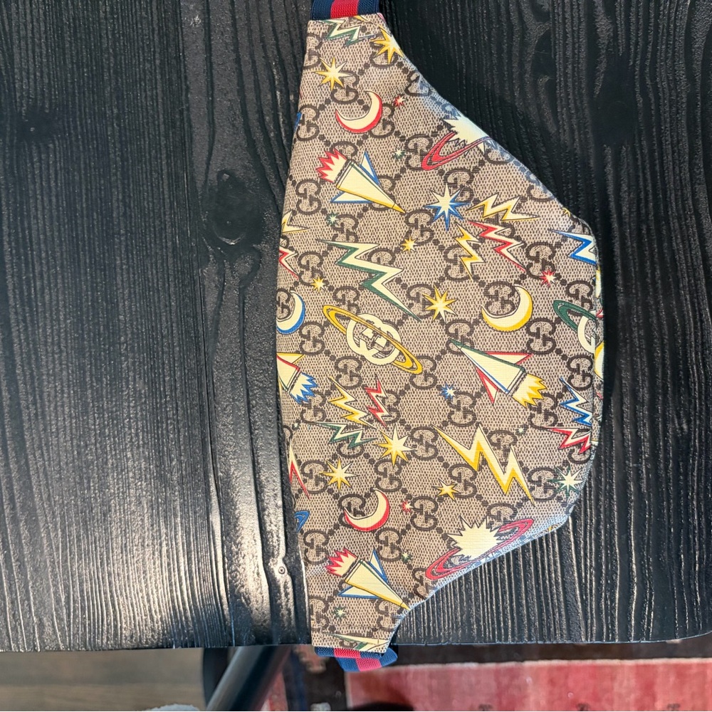 Gucci Beige Waist/Crossbody Bag with Red and Multicolor Accents - Picture 6 of 9